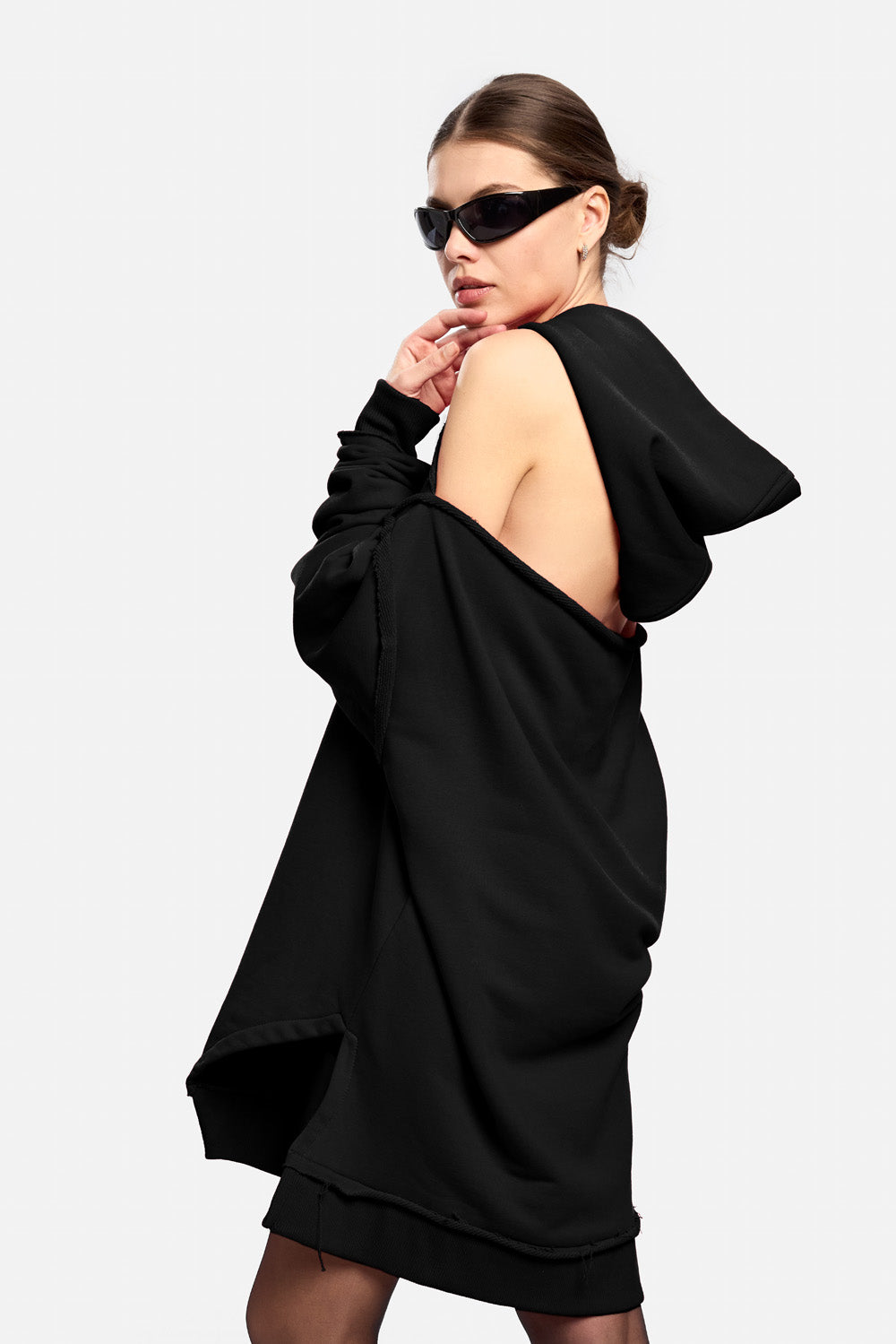 Czerwona bluza z kapturem FRAGILE wyszywana W