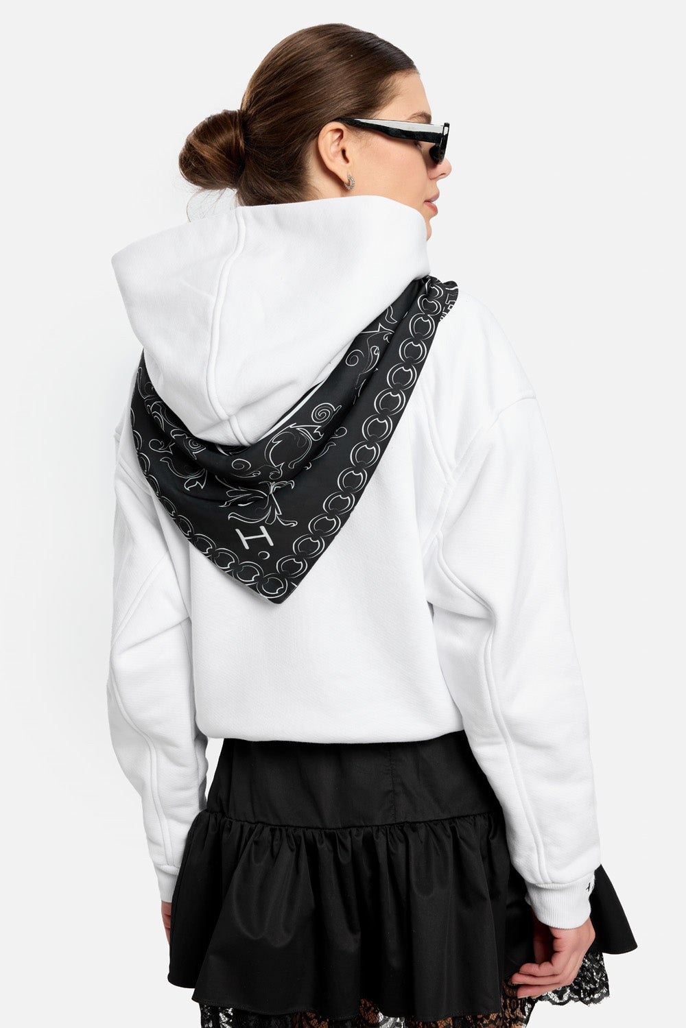 Hanorac Tiffany 2.0 cu broderie | Femei | Alb | Stil Modern & Elegant | Confort & Funcționalitate | Atelier Hamza