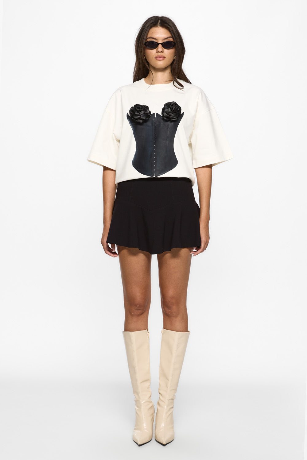 Koszulka Belle z kwiatową aplikacją w kolorze off-white W