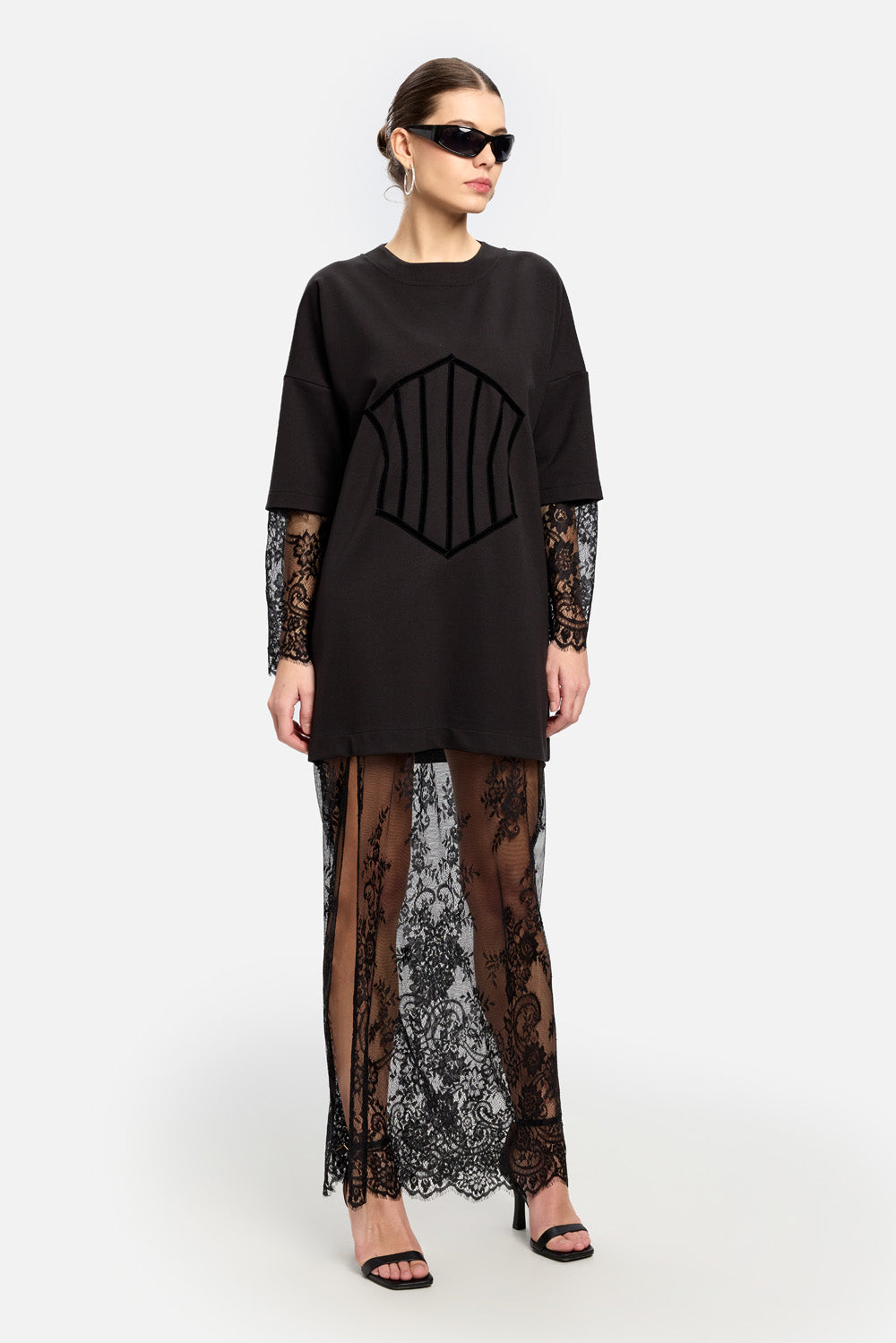 Rochie  Venice cu fustă și mâneci din dantelă| Femei | Negru | Stil Modern & Elegant | Confort & Funcționalitate | Atelier Hamza