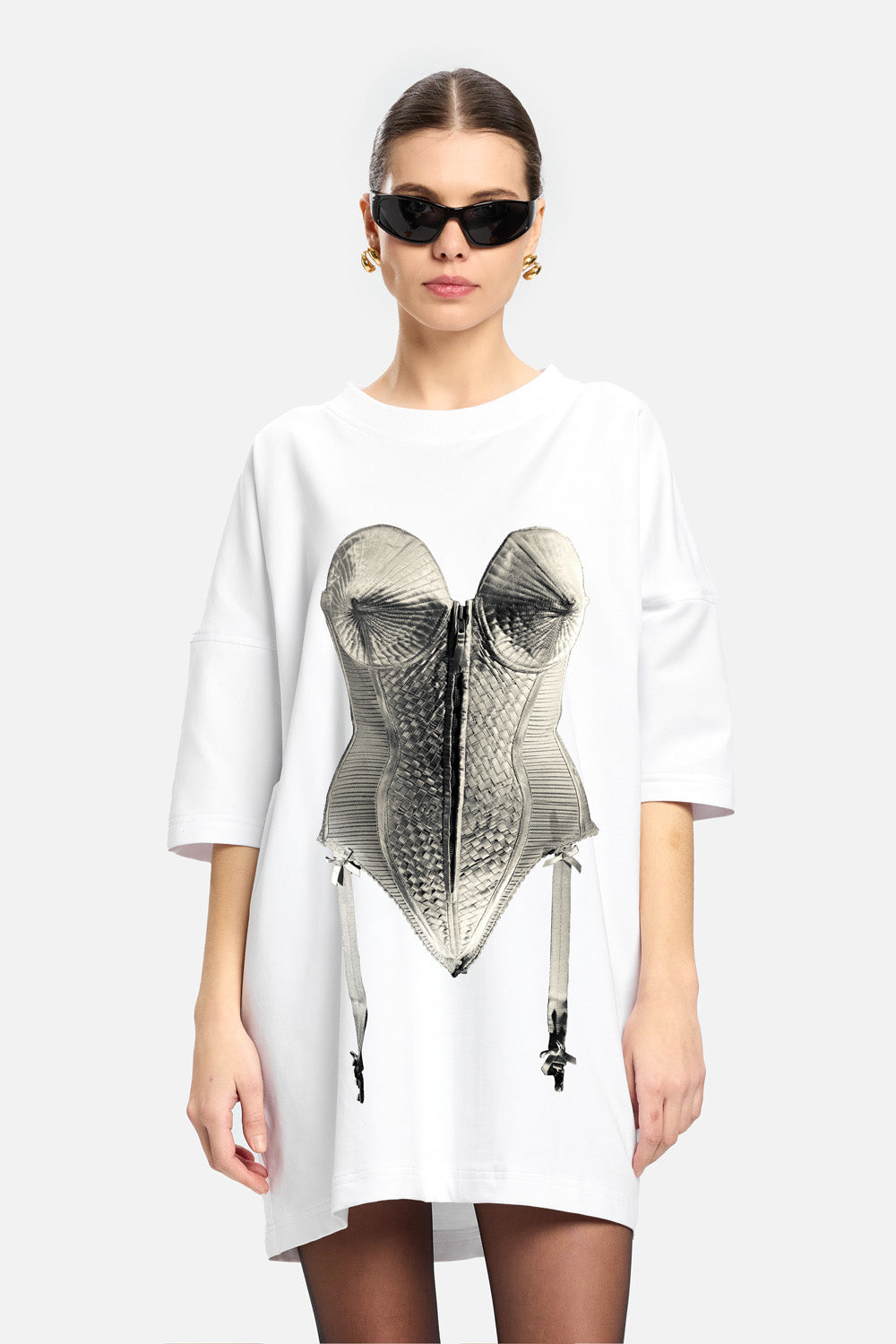 Czarna sukienka t-shirt z nadrukiem Madona W