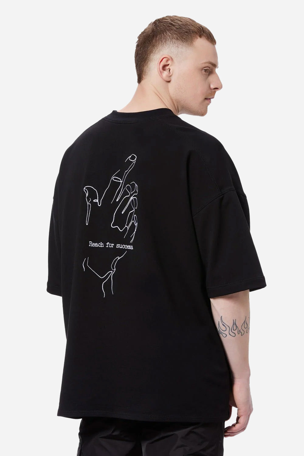 Tricou cu broderie oversized 3XL | Barbati | Negru | Stil Modern & Elegant | Confort & Funcționalitate | Atelier Hamza