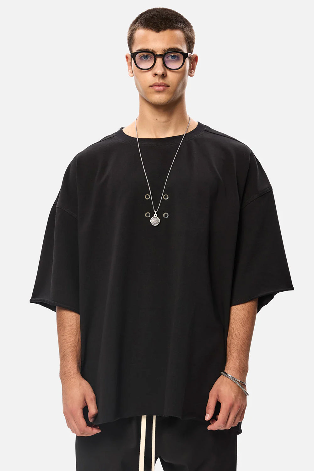 Tricou Oversized cu Ocheti | Bărbați | Negru | Stil Modern & Elegant | Confort & Funcționalitate | Atelier Hamza