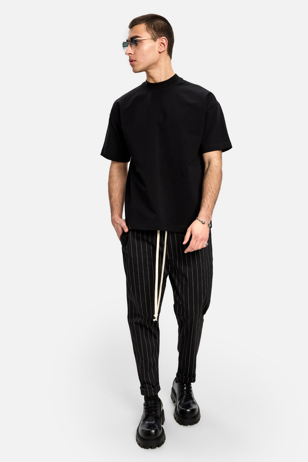 Pantaloni din pânză cu dungi Thom | Bărbați | Negru | Stil Modern & Elegant | Confort & Funcționalitate | Atelier Hamza