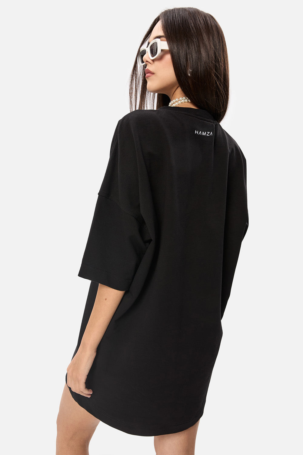 Czarna sukienka t-shirt z nadrukiem Madona W