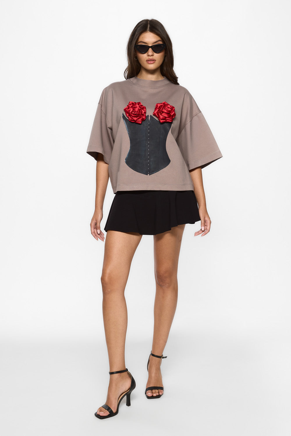 Belle with floral applique beige T-shirt W