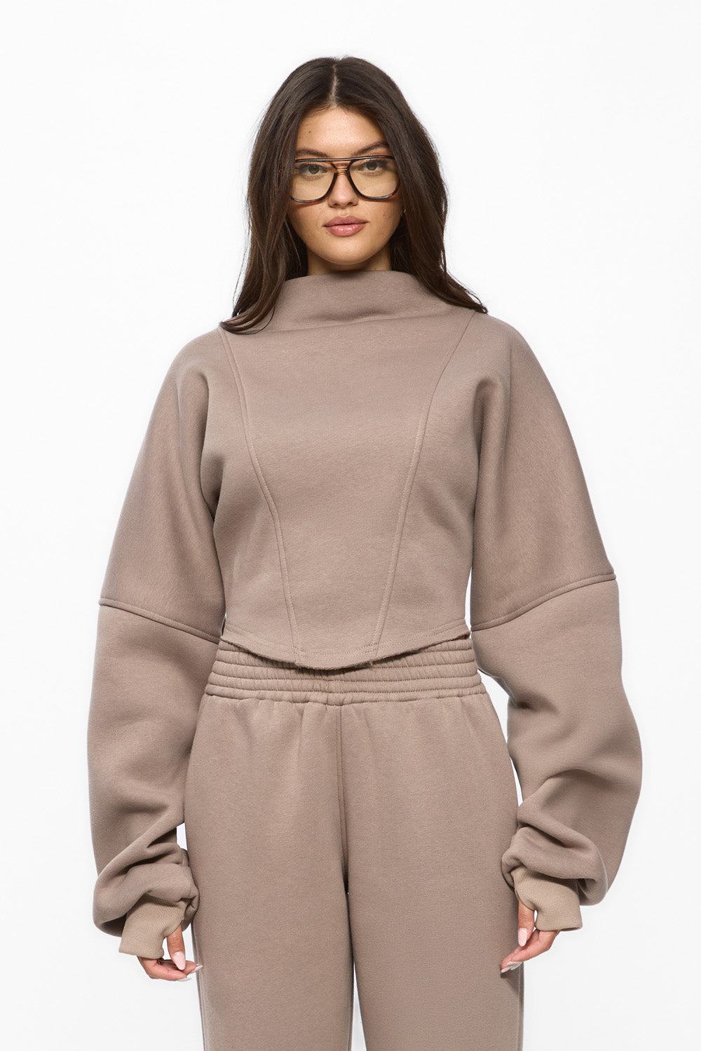 Czarny polarowy golf Kora z haftowanym gorsetem W