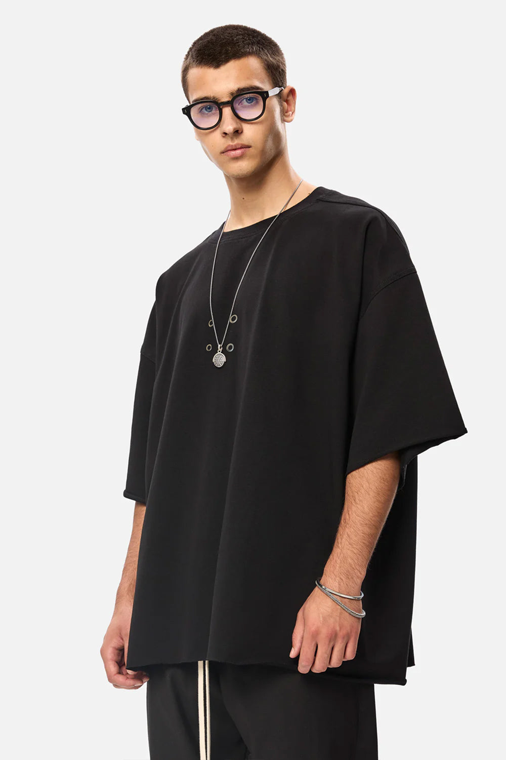 Tricou Oversized cu Ocheti | Bărbați | Negru | Stil Modern & Elegant | Confort & Funcționalitate | Atelier Hamza