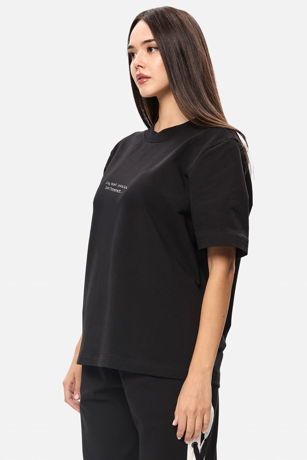 Tricou A hug that could last 4ever | Femei | Negru Elegant, Moale & Confortabil | Feminitate & Putere | Atelier Hamza