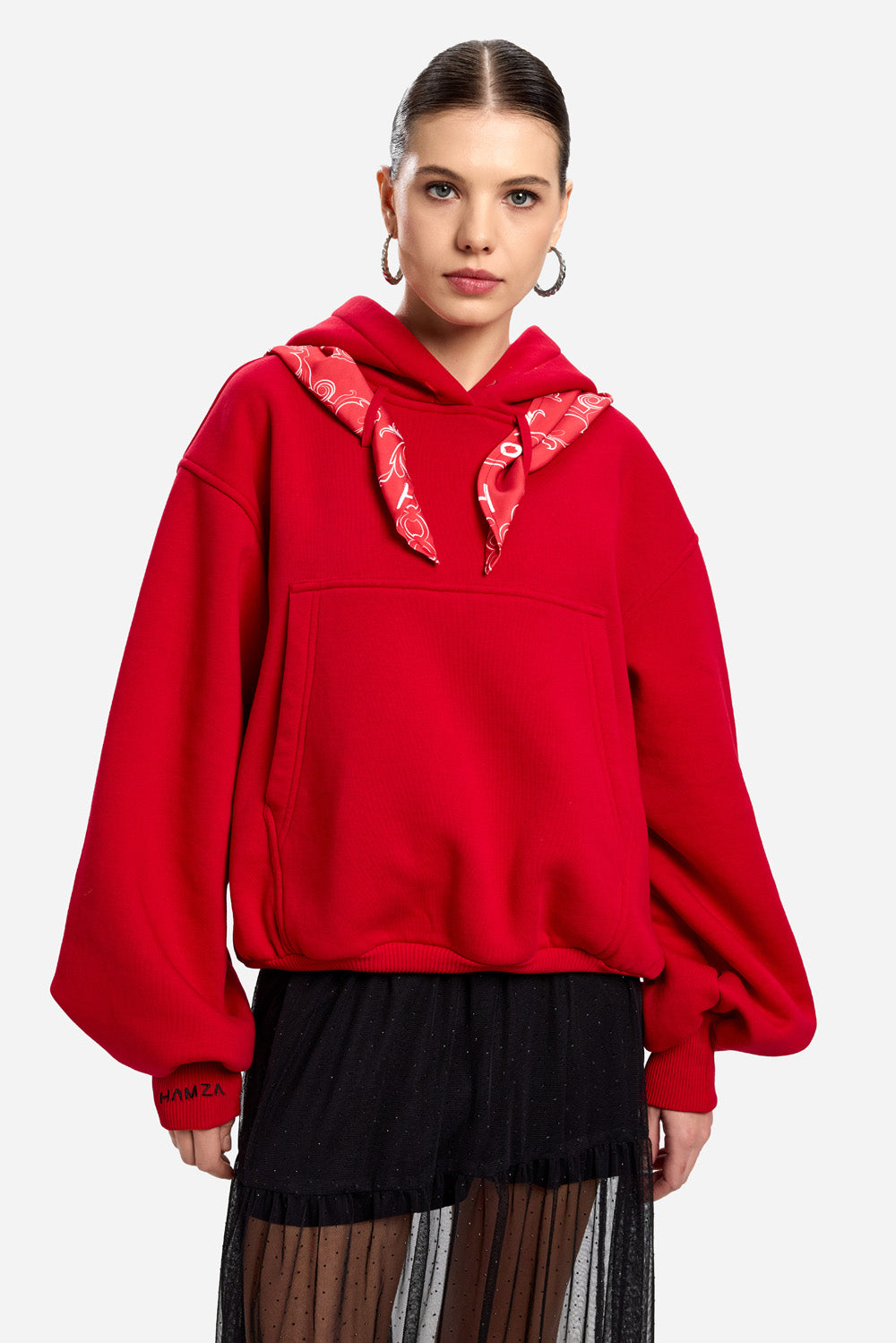 Damska bluza z kapturem – Haft Scarlett