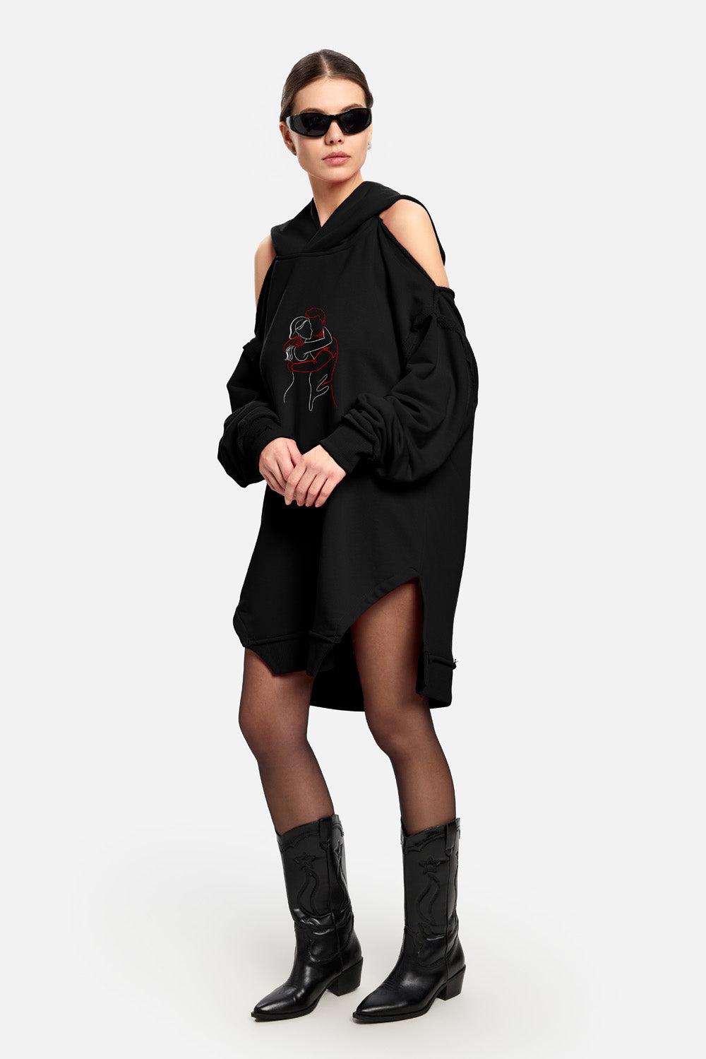 Czerwona bluza z kapturem FRAGILE wyszywana W
