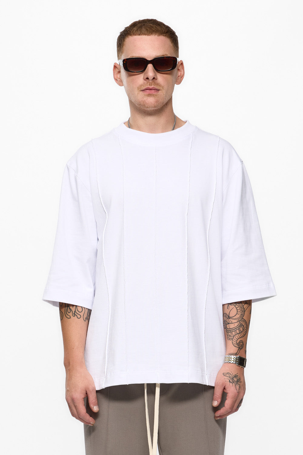 White T-shirt with stitches 247