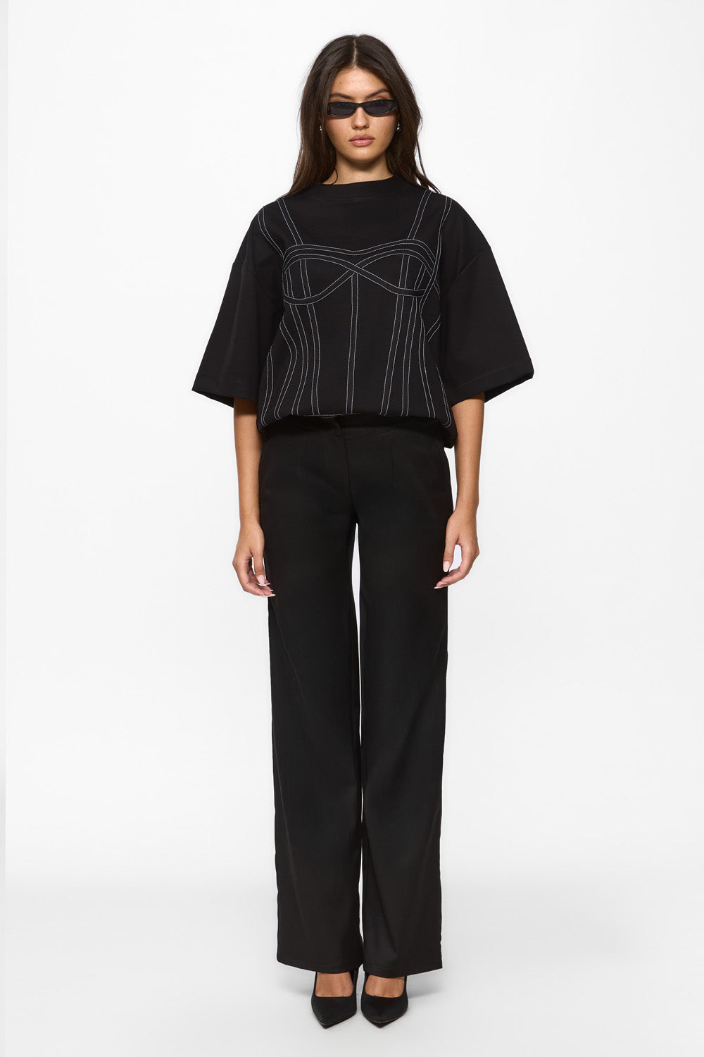 Beżowa koszulka Luna z aplikacją kokardek W