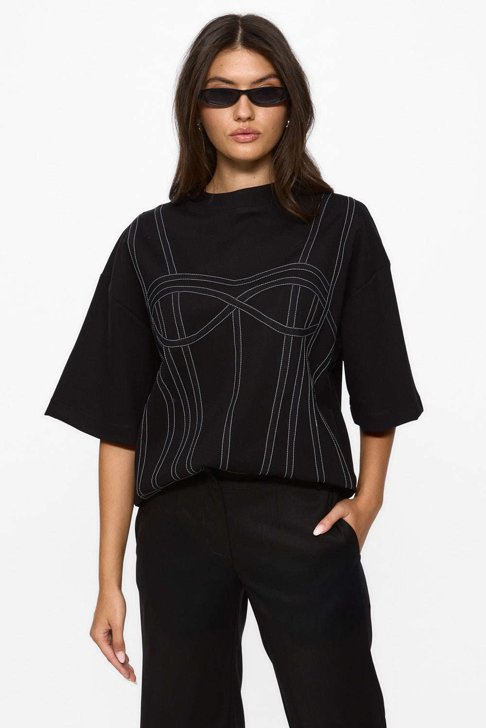 Beżowa koszulka Luna z aplikacją kokardek W