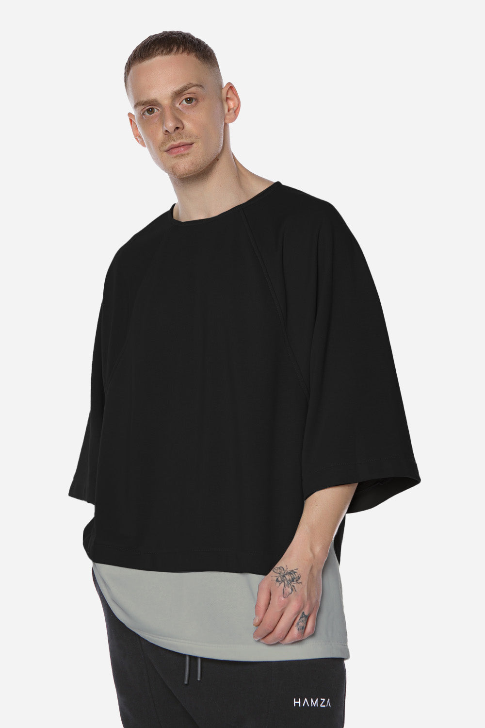 Tricou negru de barbati cu banda brodata Supreme | Confort & Eleganță | Negru | Atelier Hamza