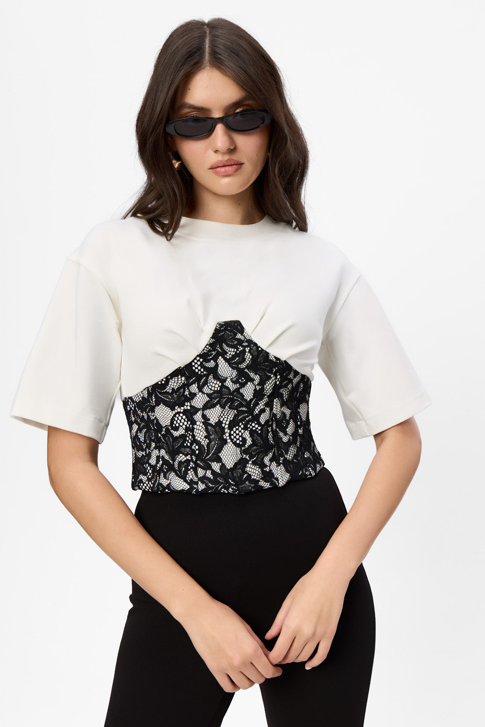 Beżowa koszulka La Perle z nadrukiem W