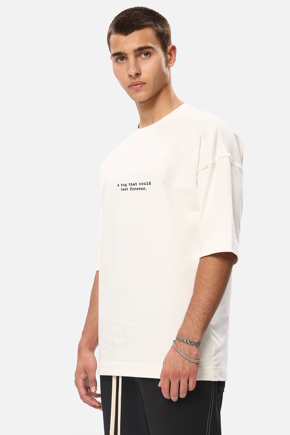 A hug that could last 4ever T-shirt Barbati | Confort & Eleganță | Alb | Atelier Hamza