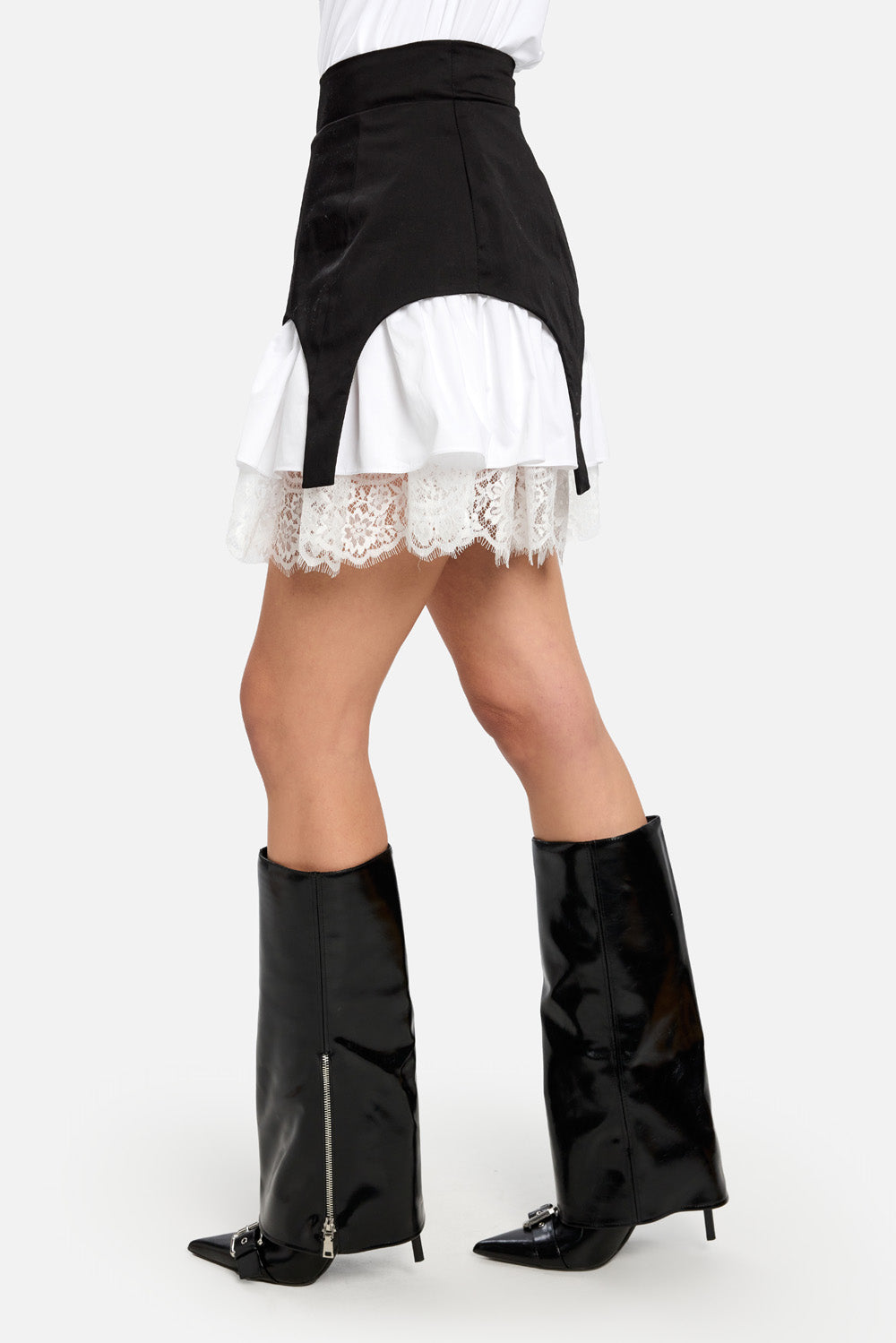 Fustă Black Swan cu bretele tip jartieră| Femei | Negru | Stil Modern & Elegant | Confort & Funcționalitate | Atelier Hamza