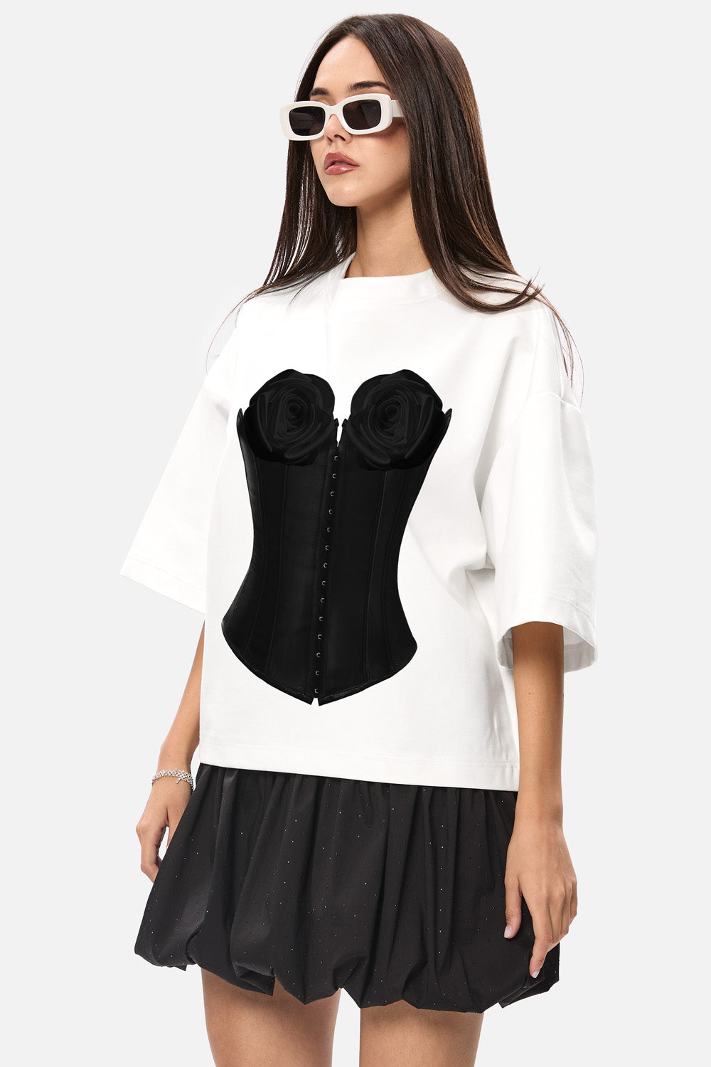 Tricou cu imprimeu Black Rose | Femei | Alb| Stil Modern & Elegant | Confort & Funcționalitate | Atelier Hamza