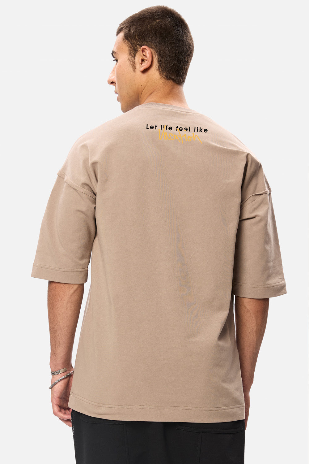 Tricou cu imprimeu Vacation | Bărbați | Bej | Stil Modern & Elegant | Confort & Funcționalitate | Atelier Hamza