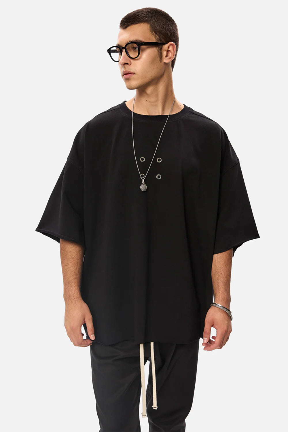 Tricou Oversized cu Ocheti | Bărbați | Negru | Stil Modern & Elegant | Confort & Funcționalitate | Atelier Hamza