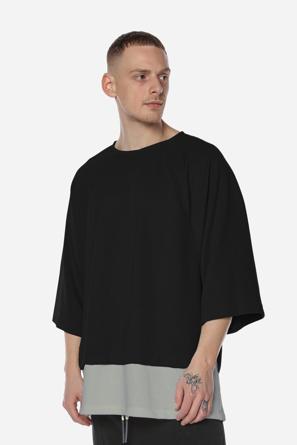 Tricou negru de barbati cu banda brodata Supreme | Confort & Eleganță | Negru | Atelier Hamza