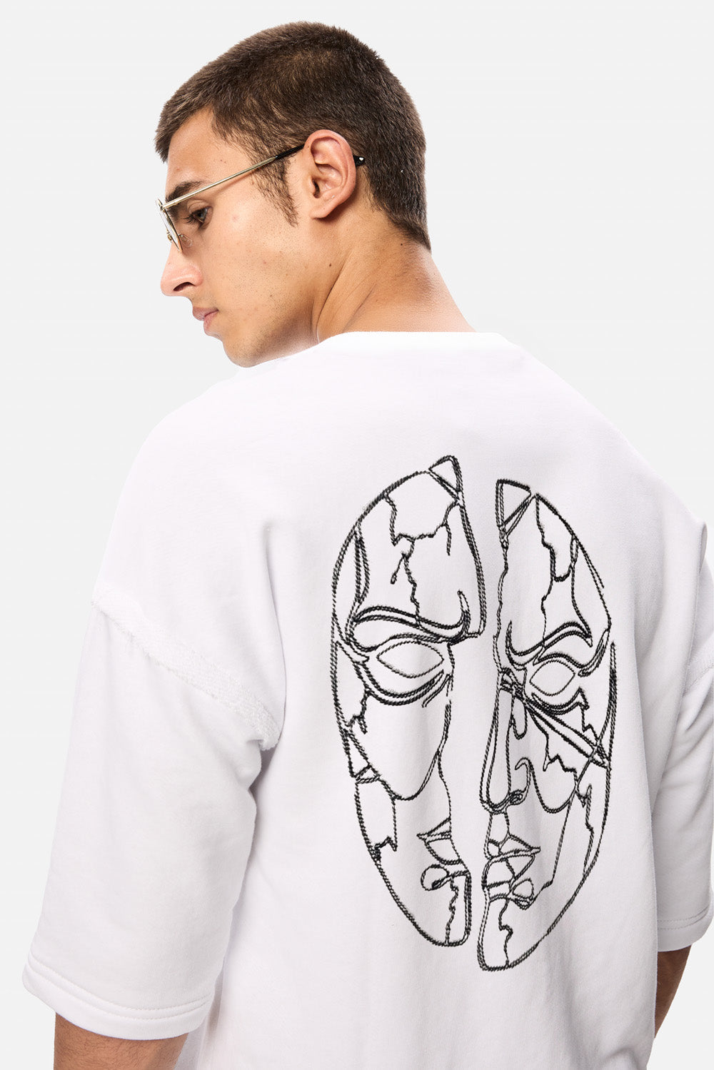 Koszulka z haftem OFF