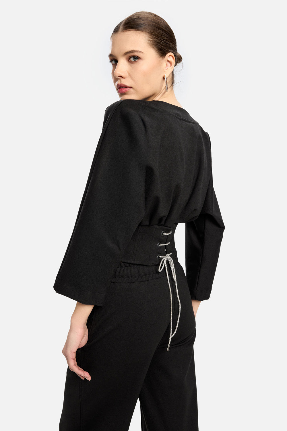 Koszulka off-white w kształcie gorsetu ze sznurkiem z kryształkami Nyssa