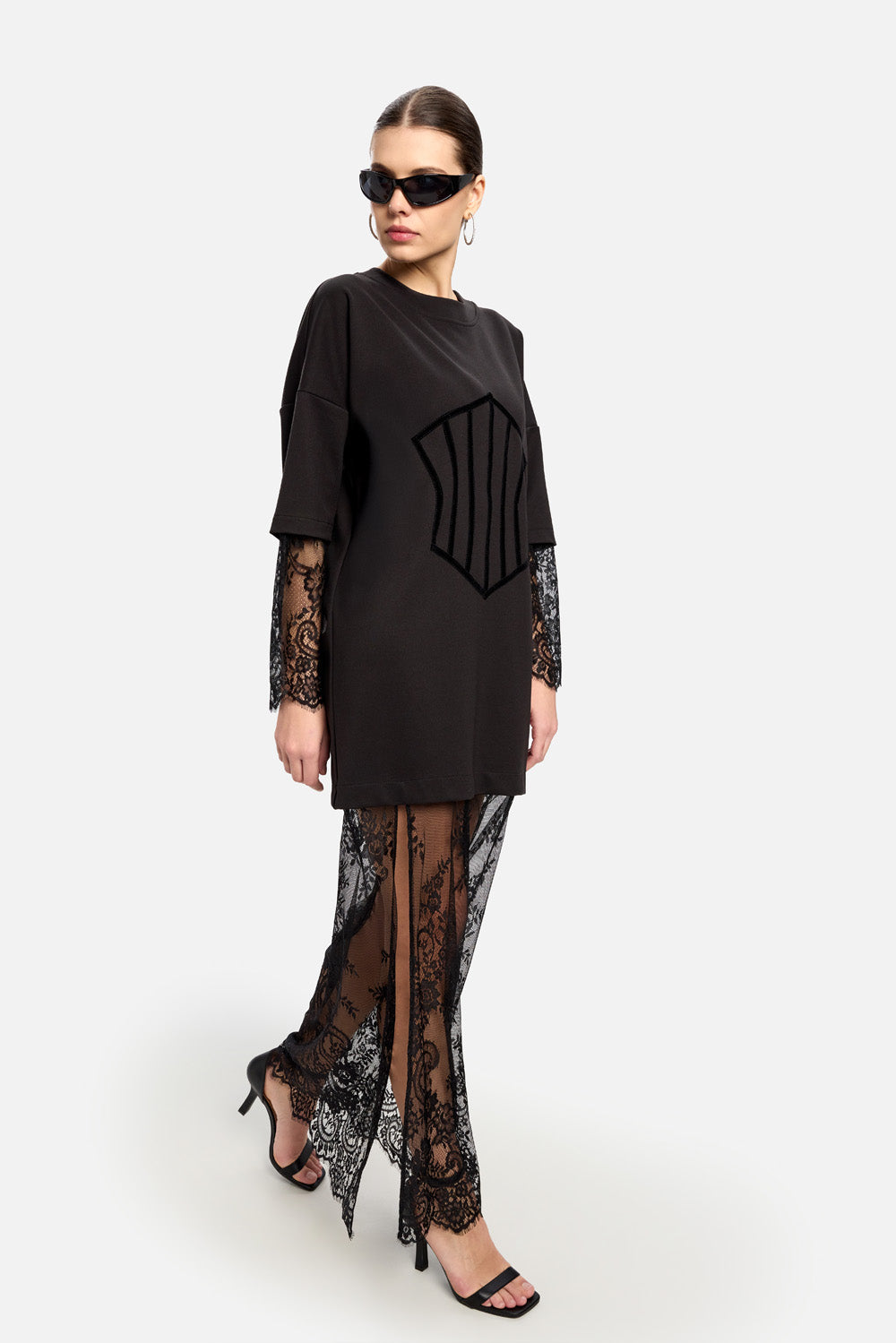 Rochie Venice cu fustă și mâneci din dantelă| Femei | Negru | Stil Modern & Elegant | Confort & Funcționalitate | Atelier Hamza