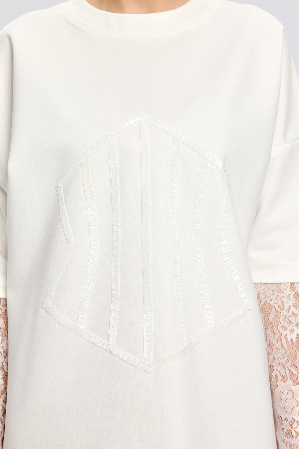 Rochie Venice cu fustă și mâneci din dantelă | Femei | Alb | Stil Modern & Elegant | Confort & Funcționalitate | Atelier Hamza