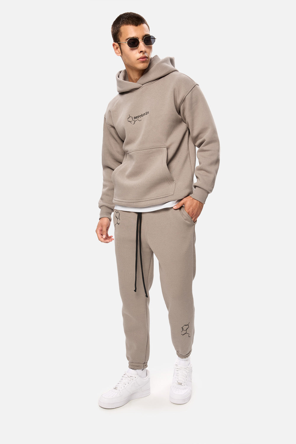 Hanorac cu broderie flausat Serotonin | Barbati | Bej | Stil Modern & Elegant | Confort & Funcționalitate | Atelier Hamza