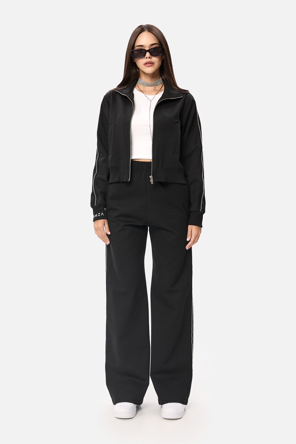 Jachetă Sydney cu bandă de strasuri aplicate| Femei | Negru | Stil Modern & Elegant | Confort & Funcționalitate | Atelier Hamza