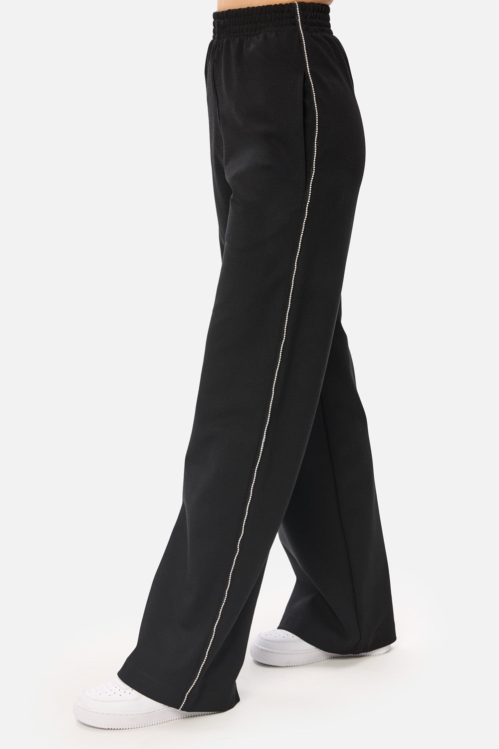 Confort elegant cu detalii strălucitoare – Pantalonii negri de femei Sydney de la HAMZA. Cumpara acum!