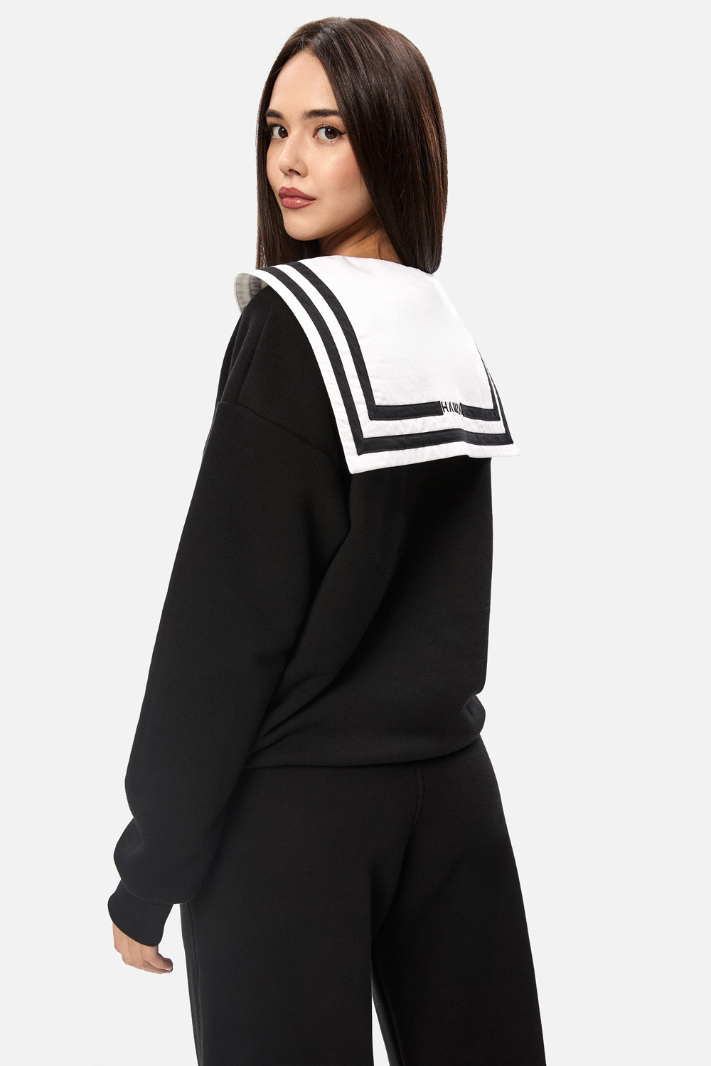 Hanorac Brodat "Marinero" | Femei | Negru Elegant, Moale & Confortabil | Feminitate & Putere | Atelier Hamza