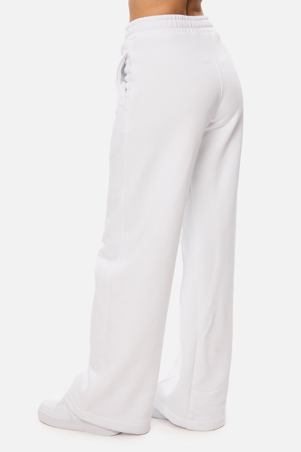 Pantaloni Skipper evazati cu broderie | Femei / Dama | Alb | Stil Modern & Elegant | Confort & Funcționalitate | Atelier Hamza