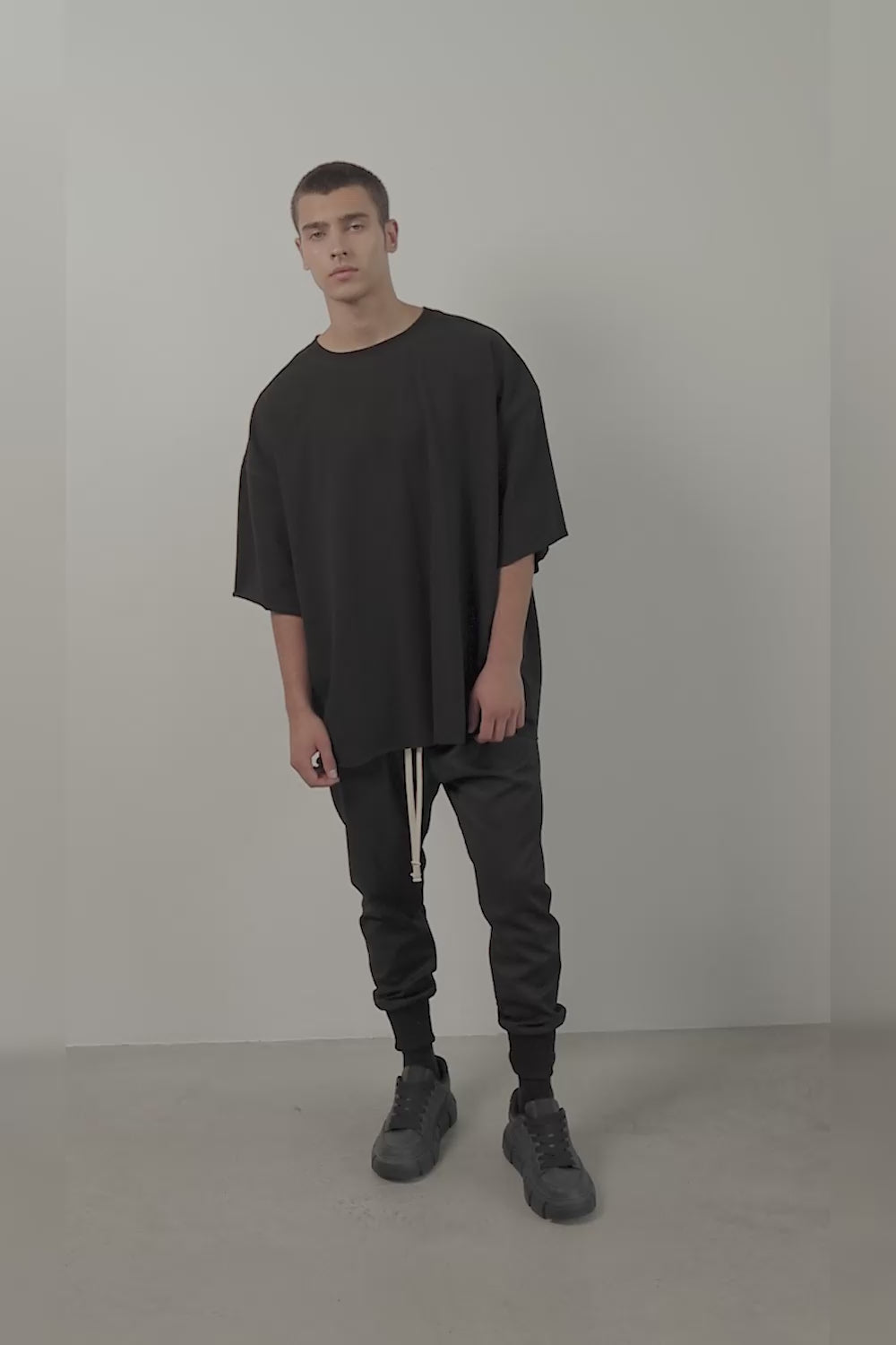 Pantaloni din stofa Tommy | Bărbați | Negru | Stil Modern & Elegant | Confort & Funcționalitate | Atelier Hamza