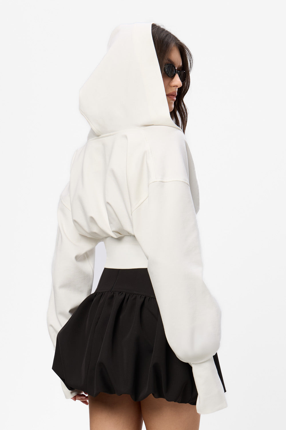 Czarna bluza z kapturem Karol z gorsetem