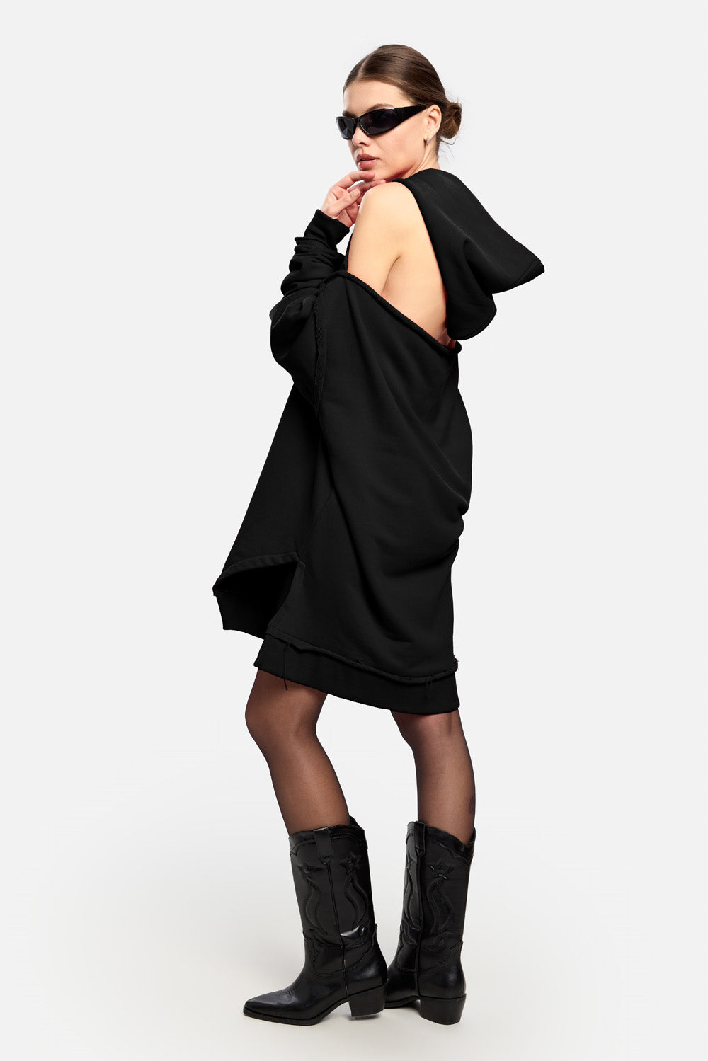 Czerwona bluza z kapturem FRAGILE wyszywana W