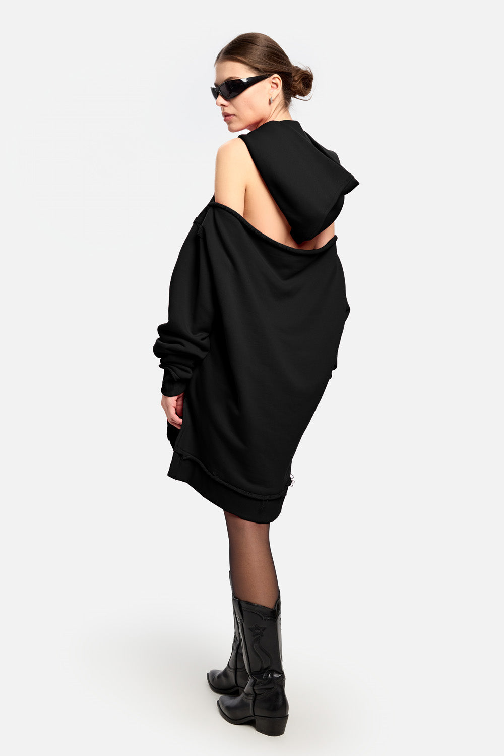 Czerwona bluza z kapturem FRAGILE wyszywana W