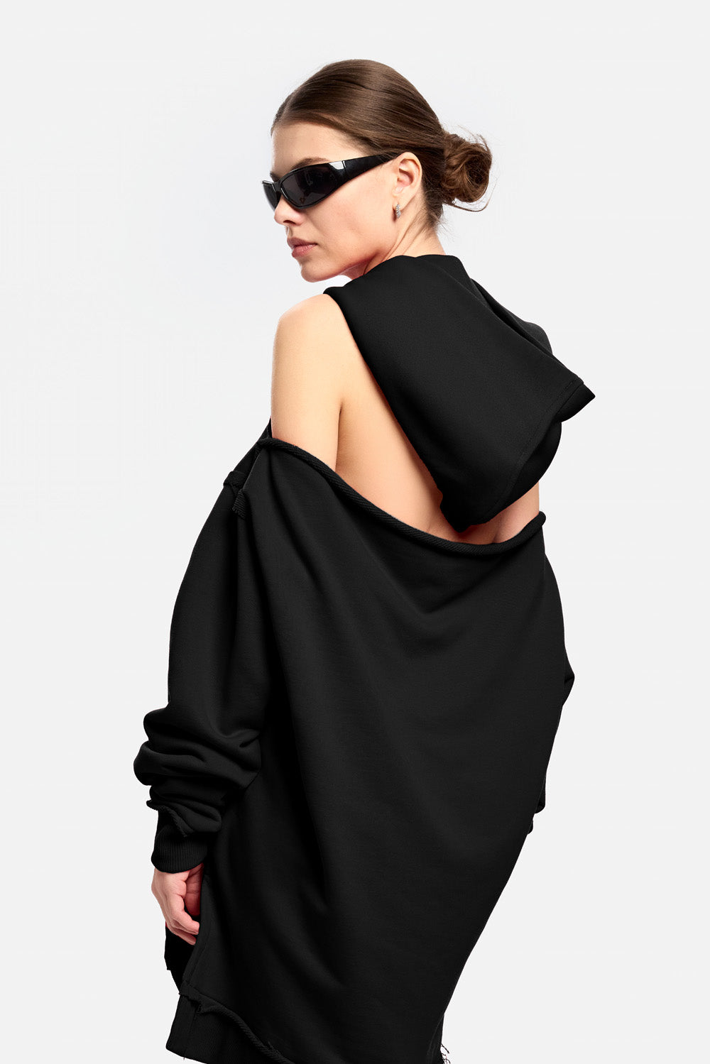 Czerwona bluza z kapturem FRAGILE wyszywana W