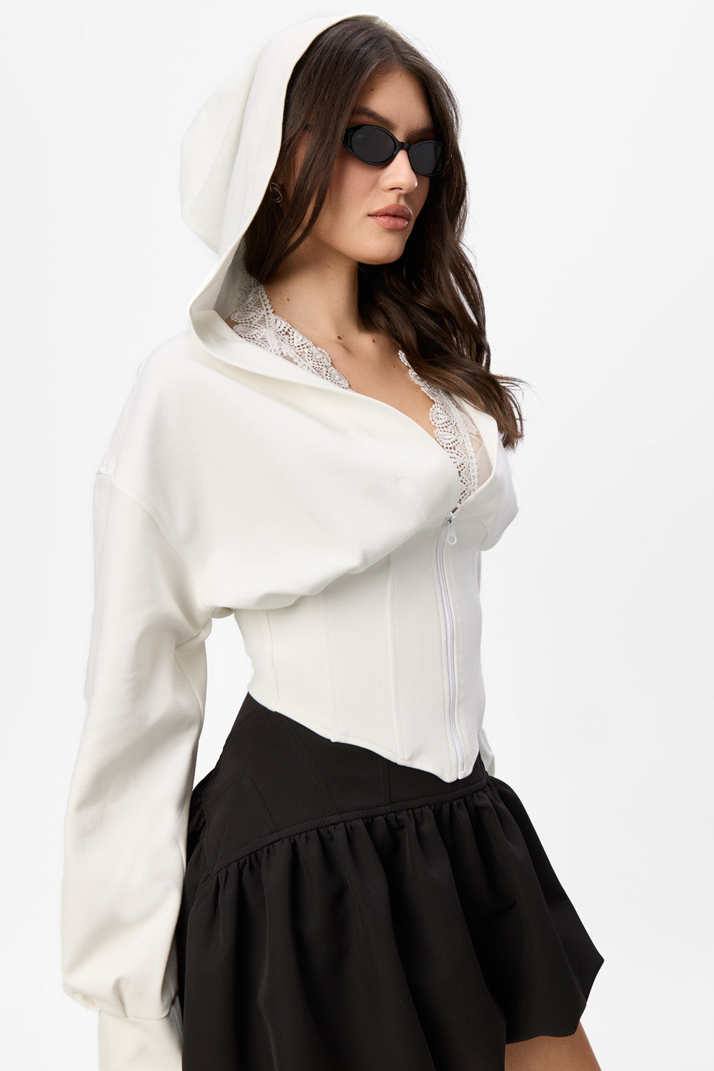 Czarna bluza z kapturem Karol z gorsetem