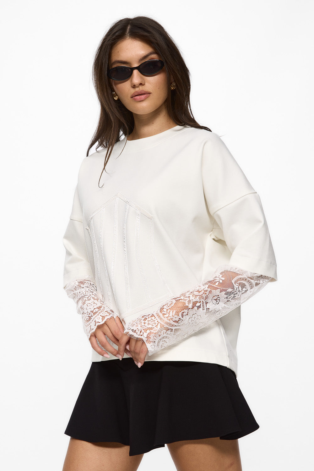 Venice off white T-shirt with lace sleeves