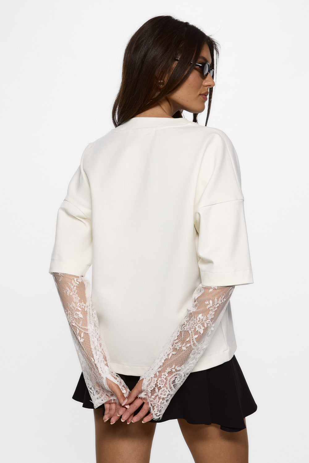 Venice off-white Top with lace sleeves