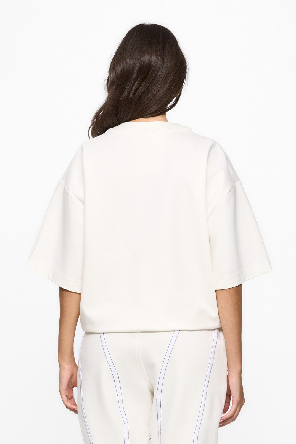 Karo T-shirt | Women | Off-White | Modern and elegant style | Comfort and functionality | Atelier Hamza