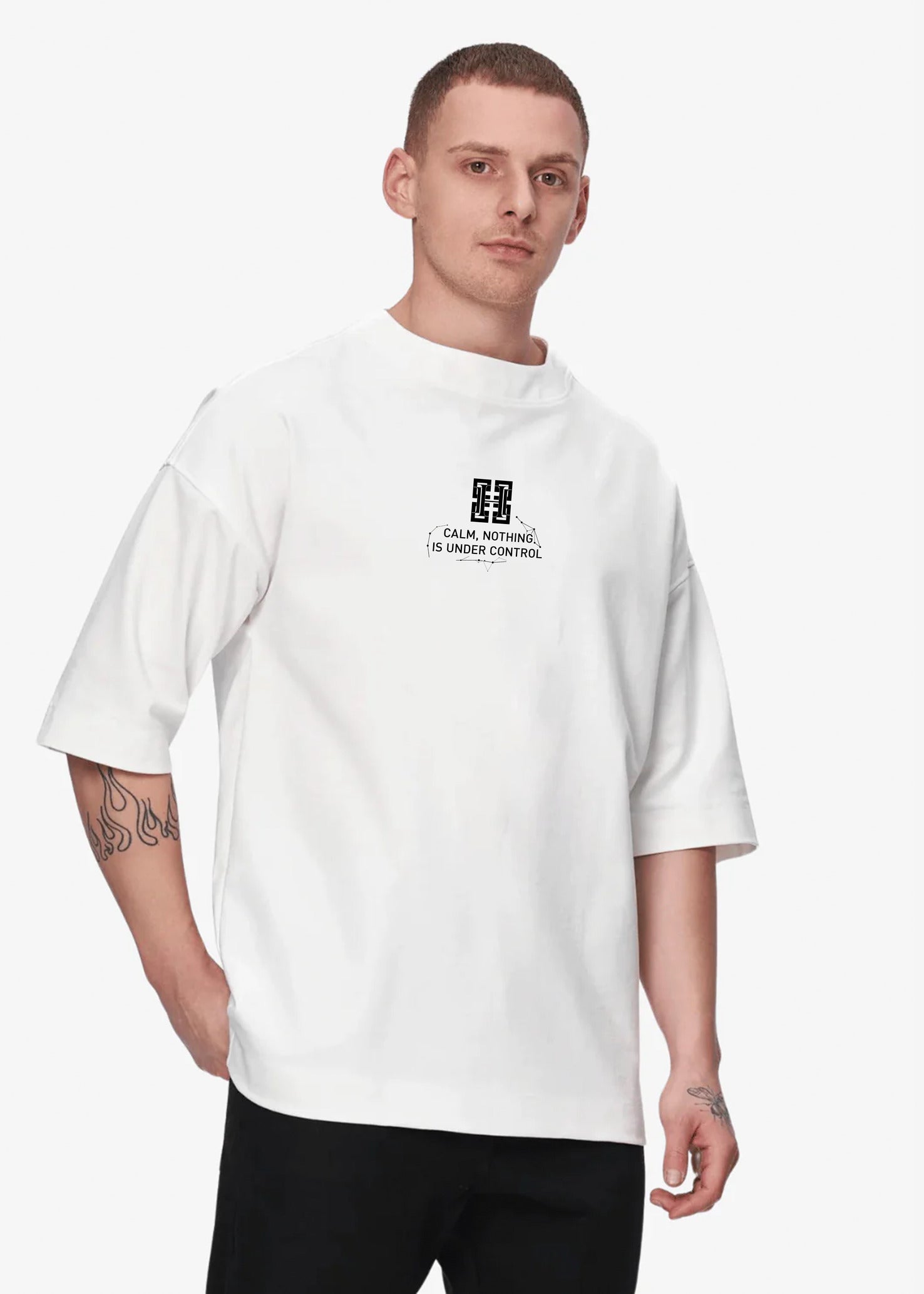 Tricou bărbătesc, alb-bej, imprimeu Amore, bumbac premium, croială oversized, detalii elegante (mâneci căzute).