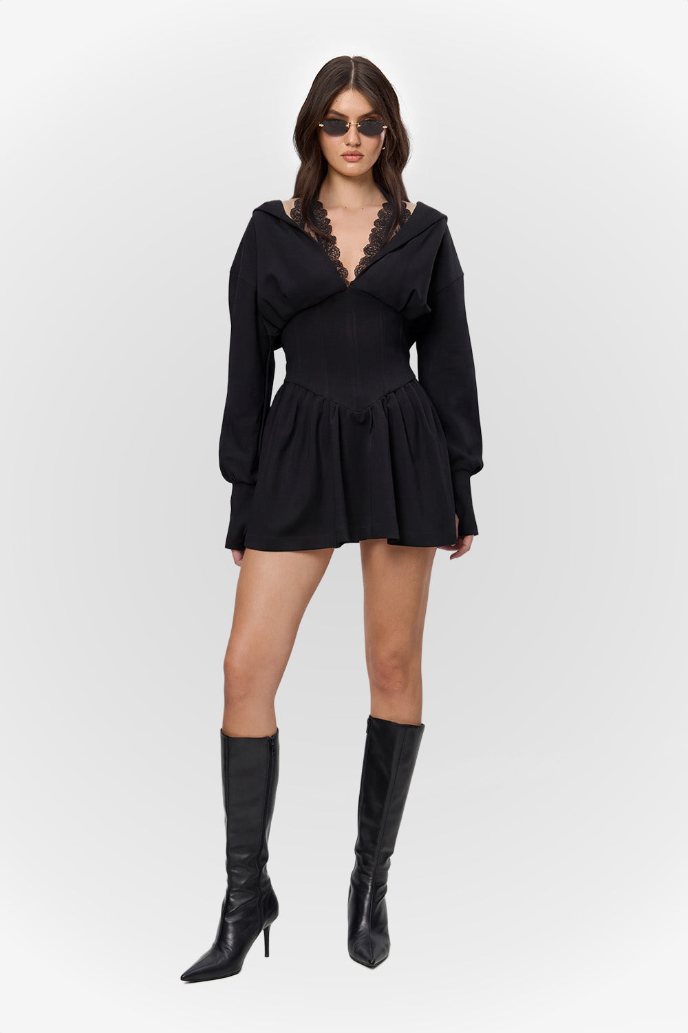 Czarna bluza z kapturem Karol z gorsetem