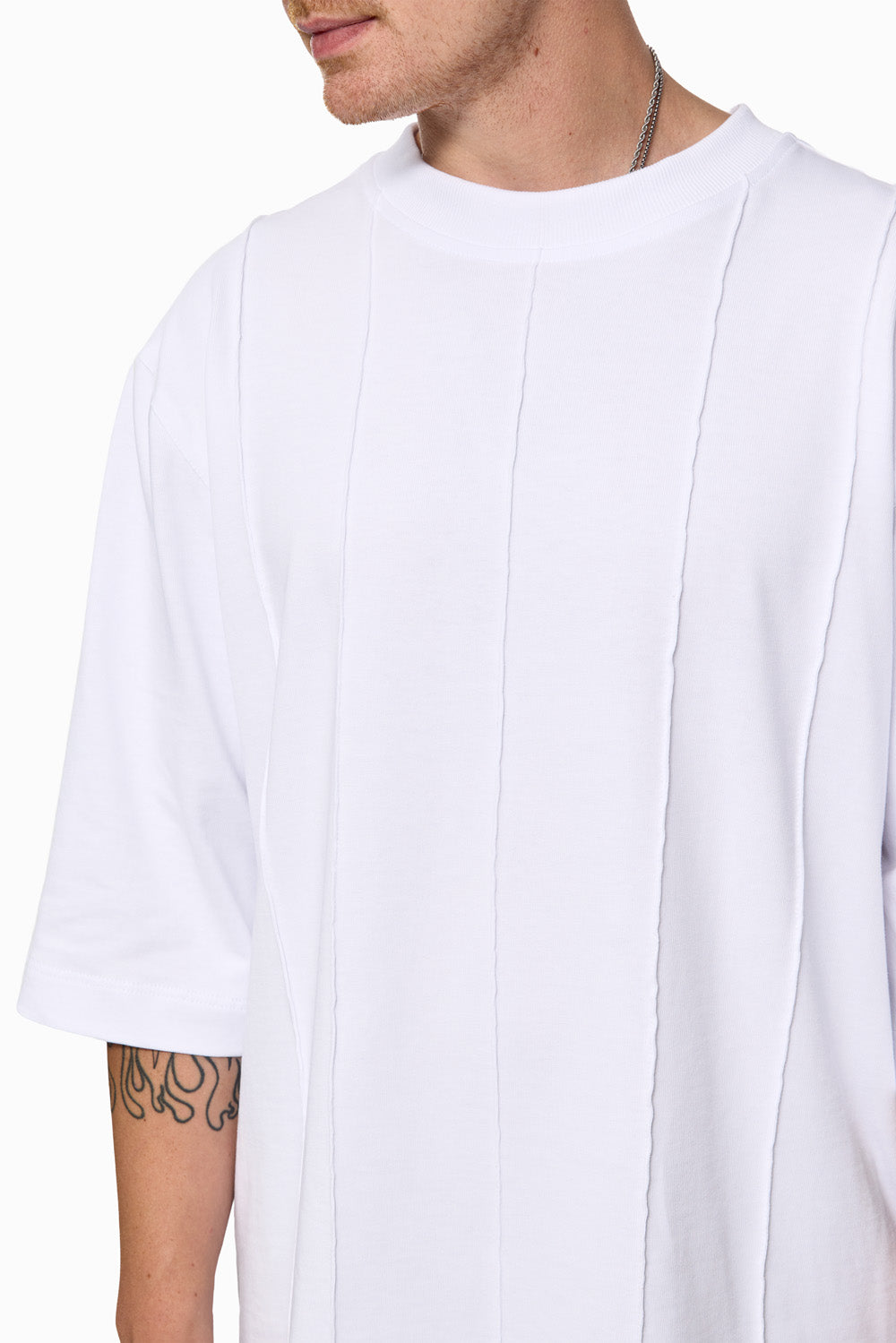 White T-shirt with stitches 247