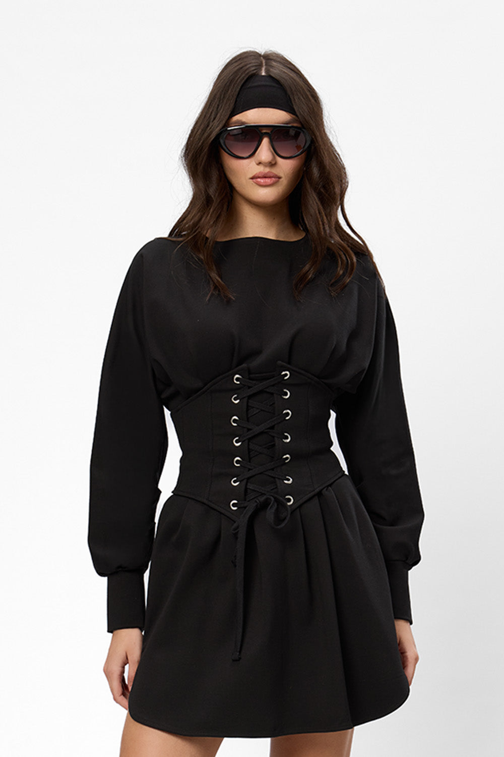 Czarna bluza z kapturem Karol z gorsetem