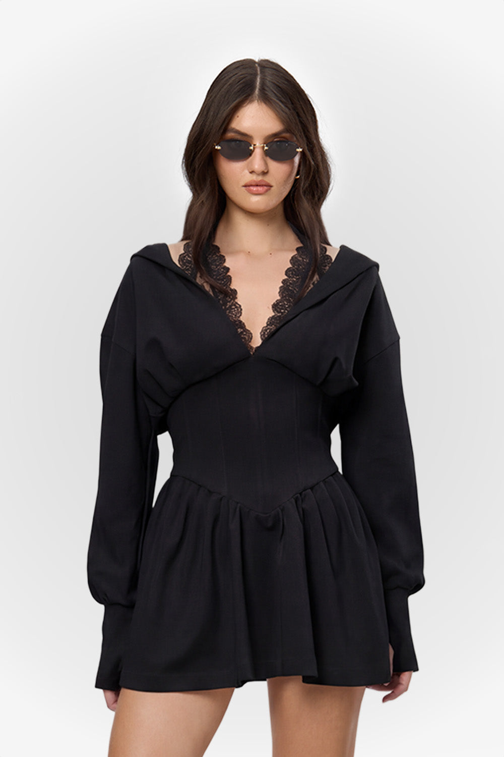 Czarna bluza z kapturem Karol z gorsetem