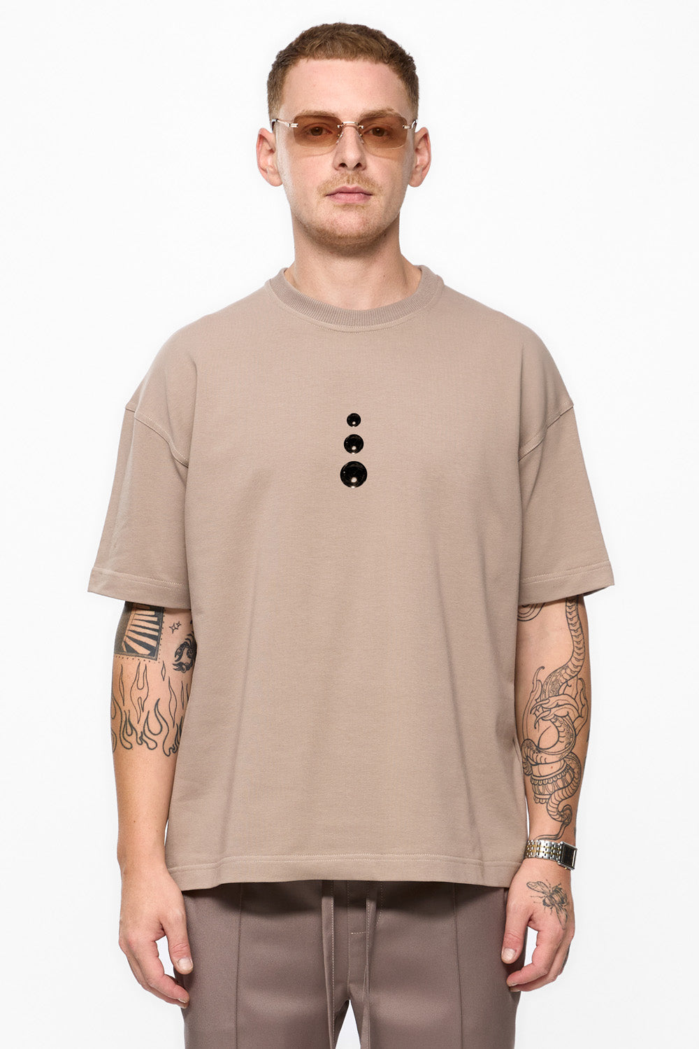 Beżowy haftowany T-shirt Chakra